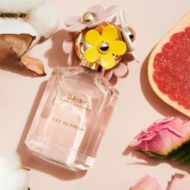 Daisy Eau So Fresh by Marc Jacobs 4.2 Oz Eau de Toilette Spray for Women